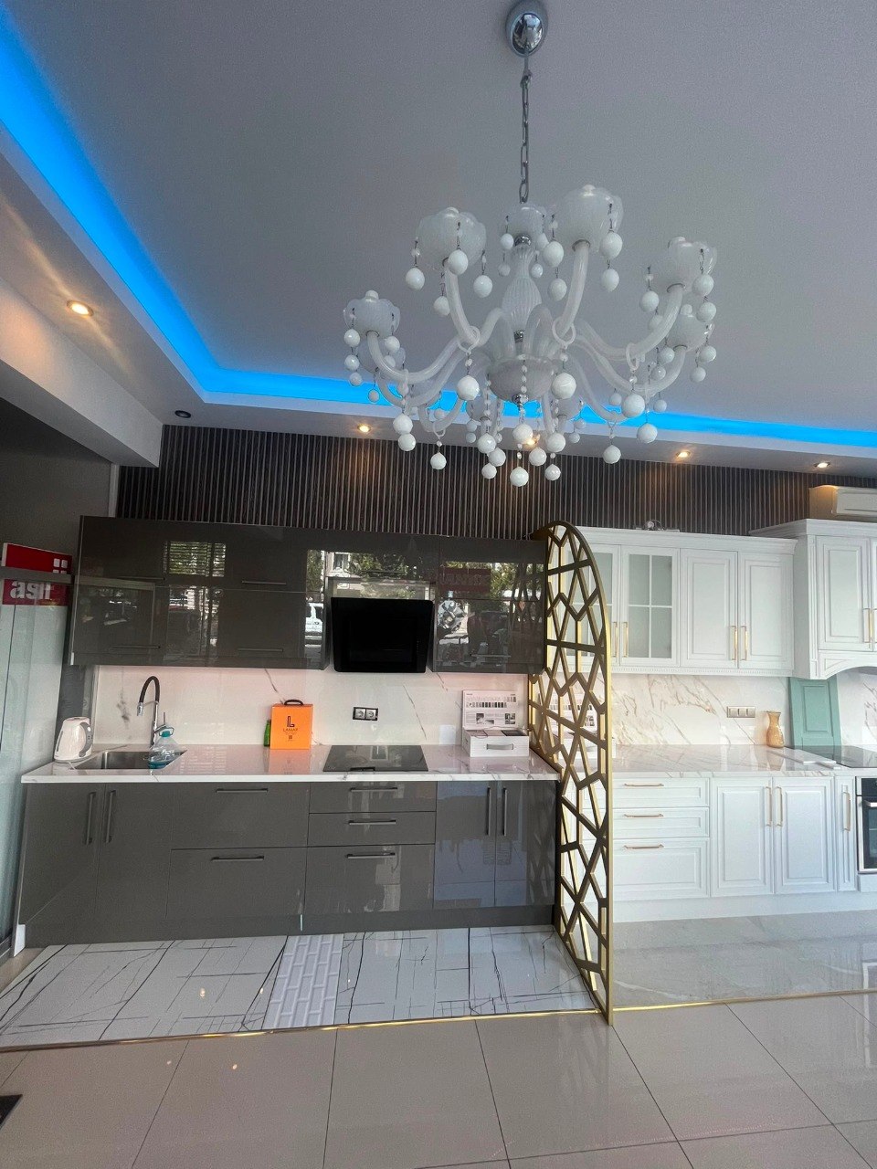 Showroom 5